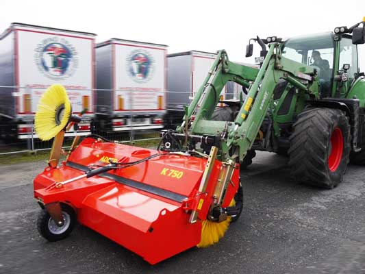 Die neue Kehrmaschine