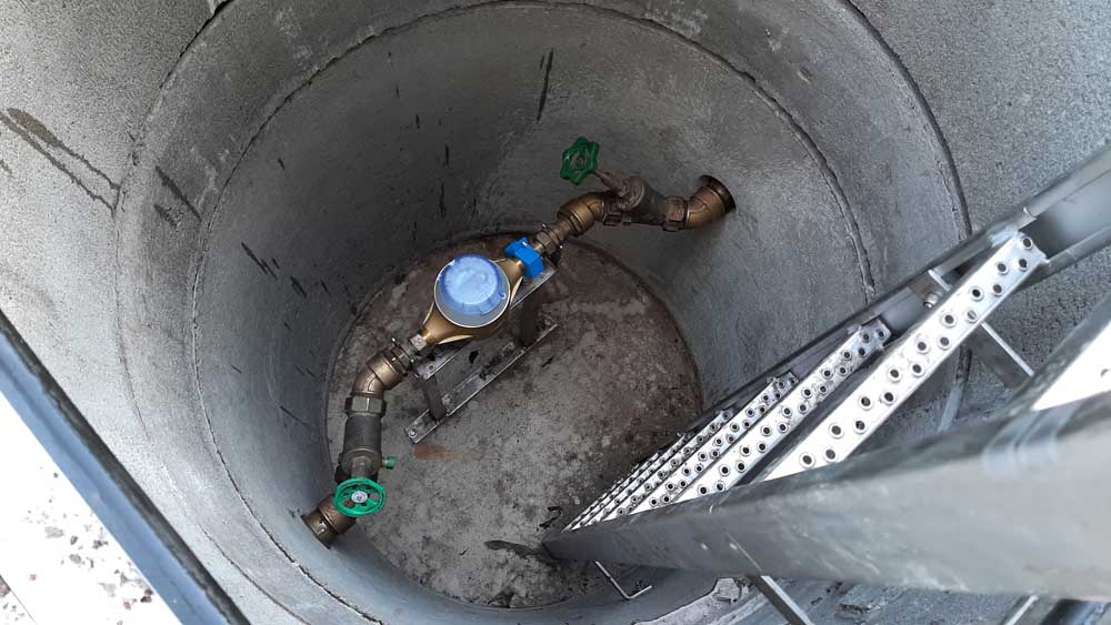 Schacht für Wasserzähler mit Edelstahlabdeckung